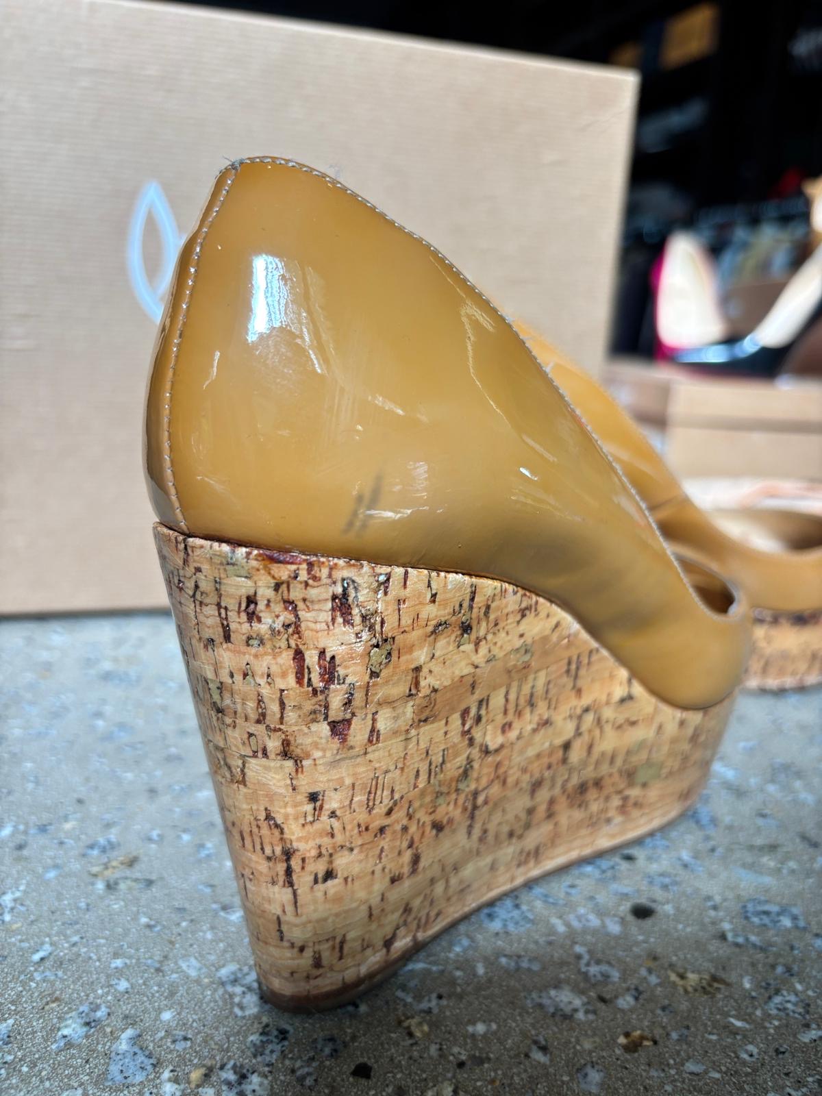 Christian Louboutin Une Plume Cork Wedge Pumps Nude Patent Leather – EU 37 – Platform Designer Heels Red 
