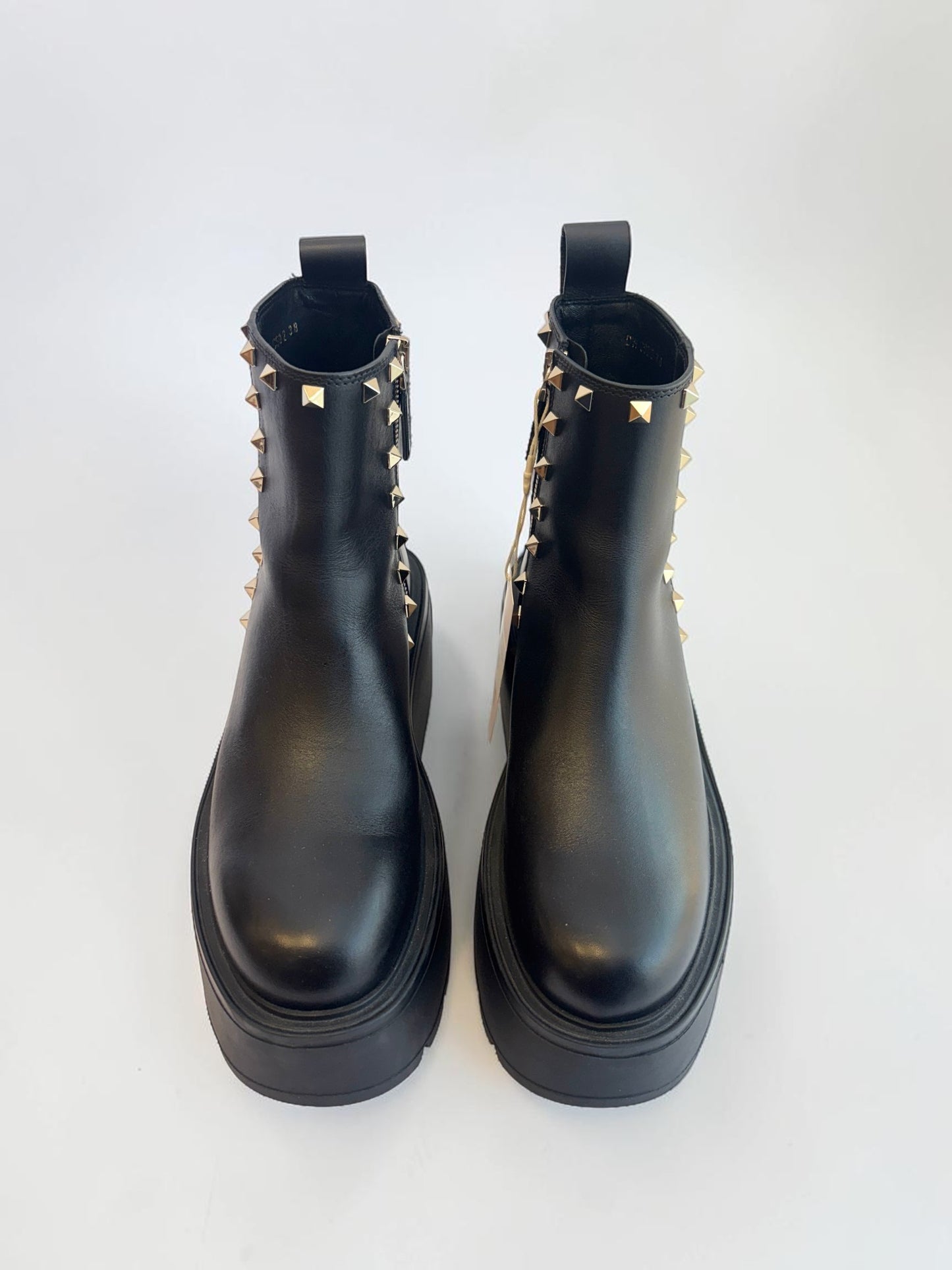 Valentino Garavani Uniqueform rockstud black boots 38