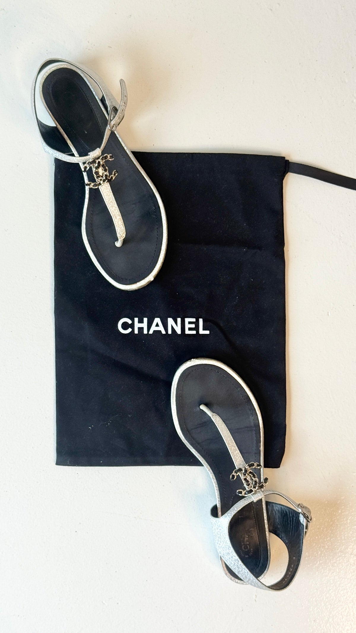 Chanel CC Chain Glitter Leather Thong Sandals – Silver & Black- Size 37C