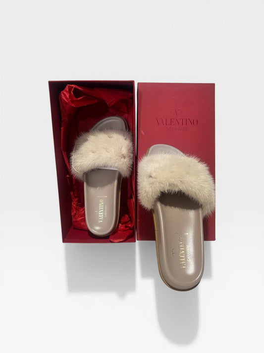 Valentino Garavani Vapeur Mink Fur Slide Sandals – 38