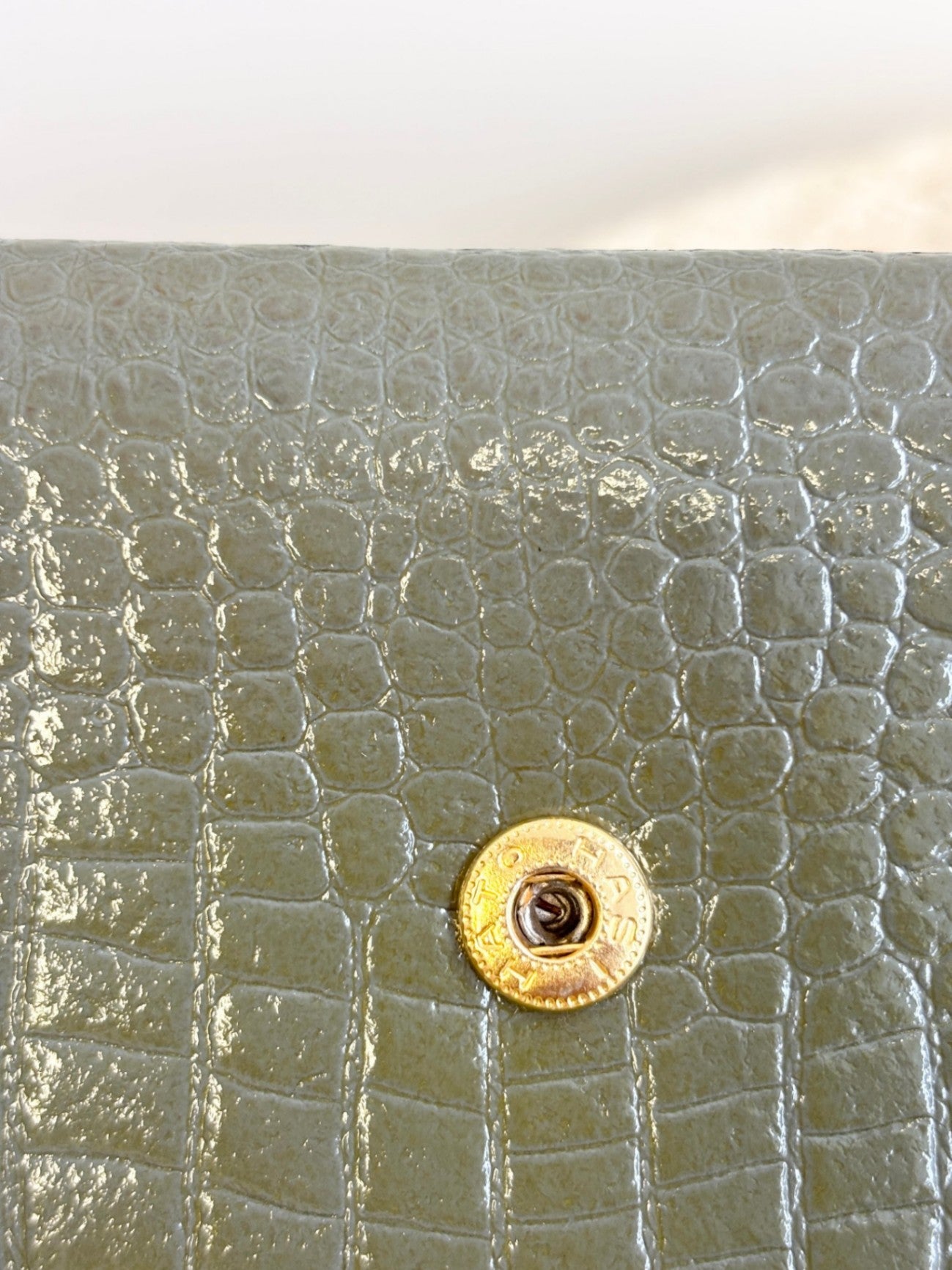 Henryks Green Crocodile Leather Wallet With Gold Corners