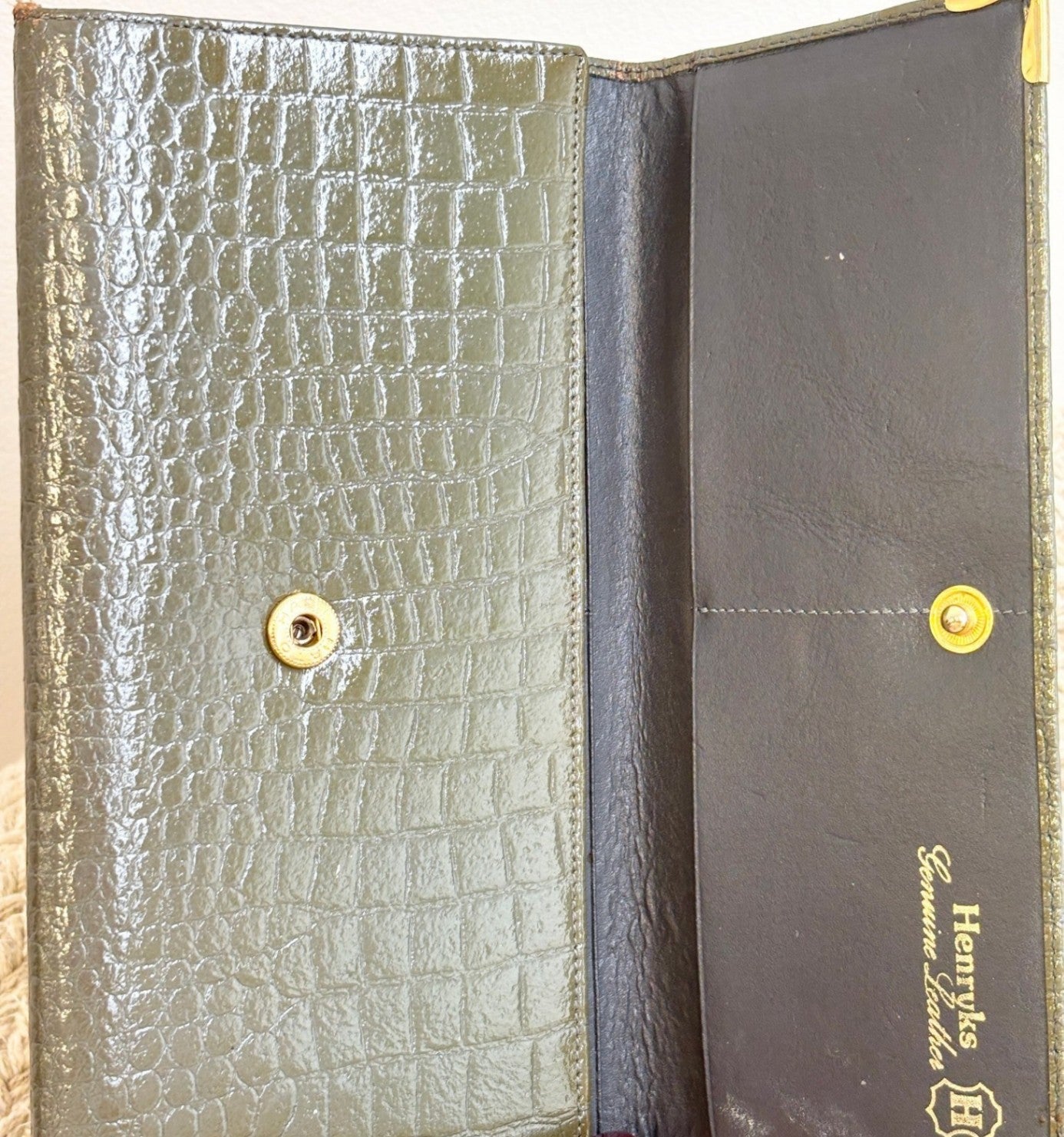 Henryks Green Crocodile Leather Wallet With Gold Corners