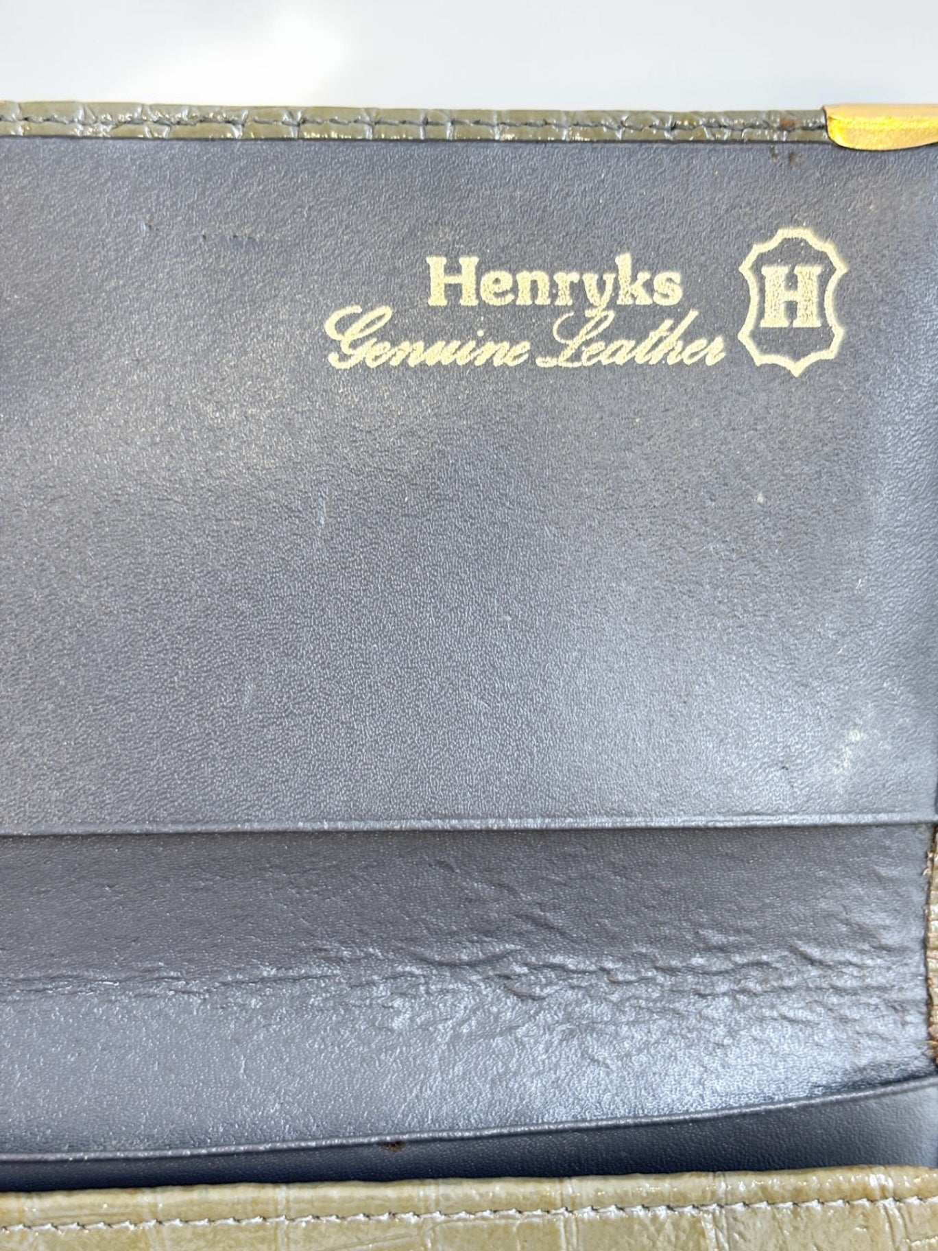 Henryks Green Crocodile Leather Wallet With Gold Corners