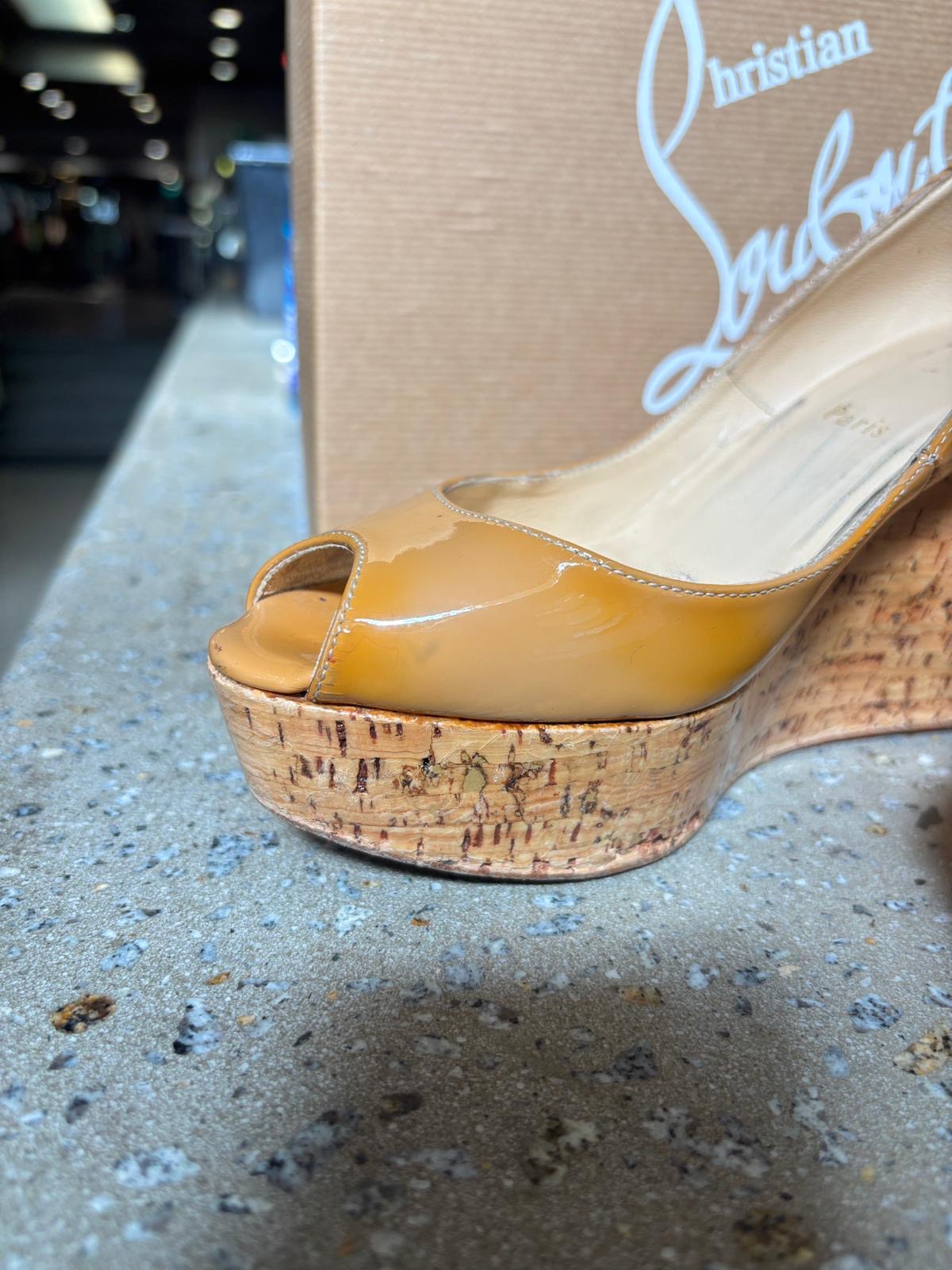 Christian Louboutin Une Plume Cork Wedge Pumps Nude Patent Leather – EU 37 – Platform Designer Heels Red 