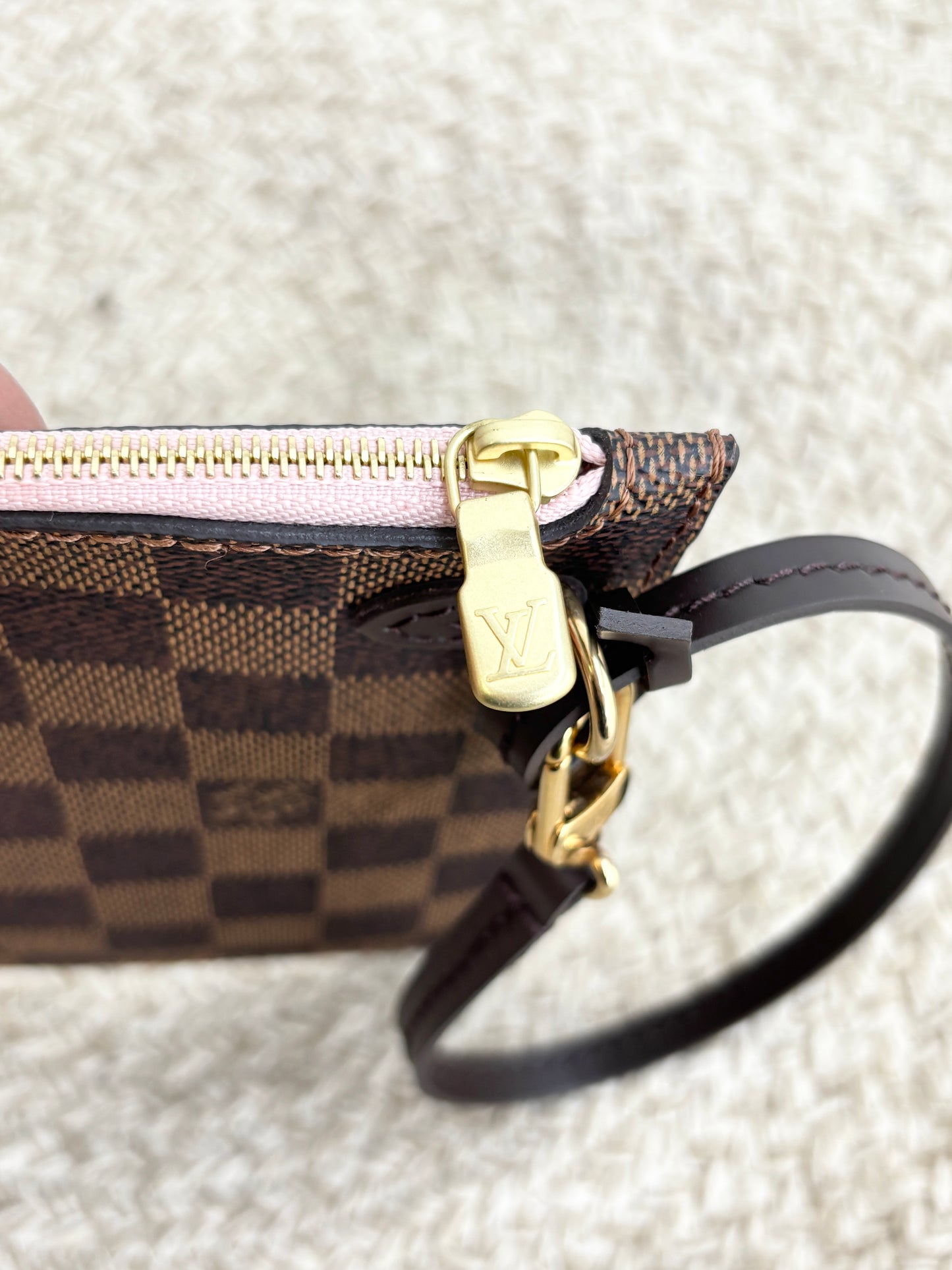 Louis Vuitton Neverfull Clutch