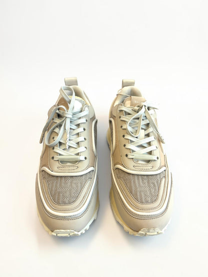 Balmain B-Racer sneakers in beige, pair view size EU 37