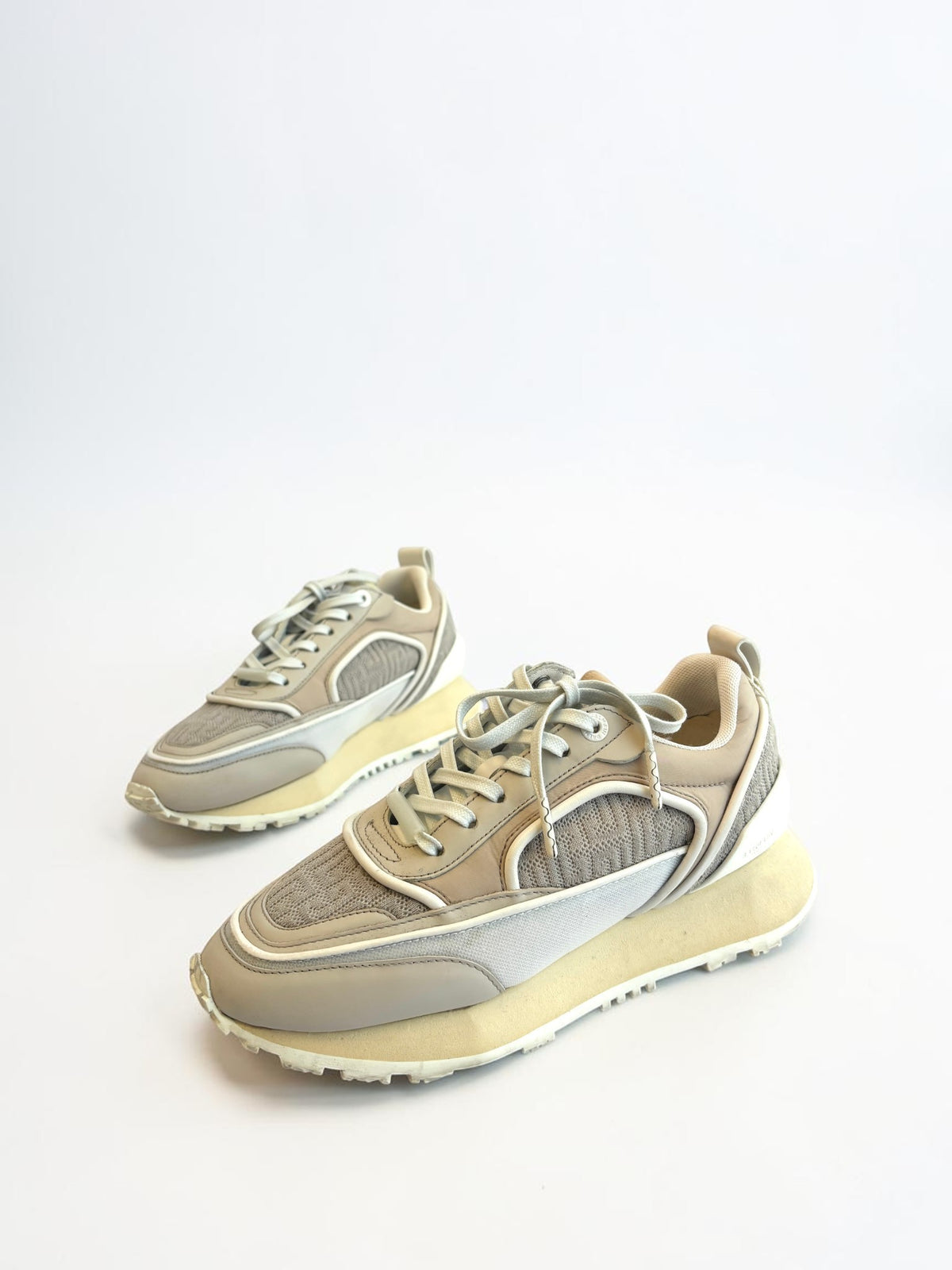 Balmain B-Racer low-top sneakers in beige leather and monogram jacquard, front view — size EU 37