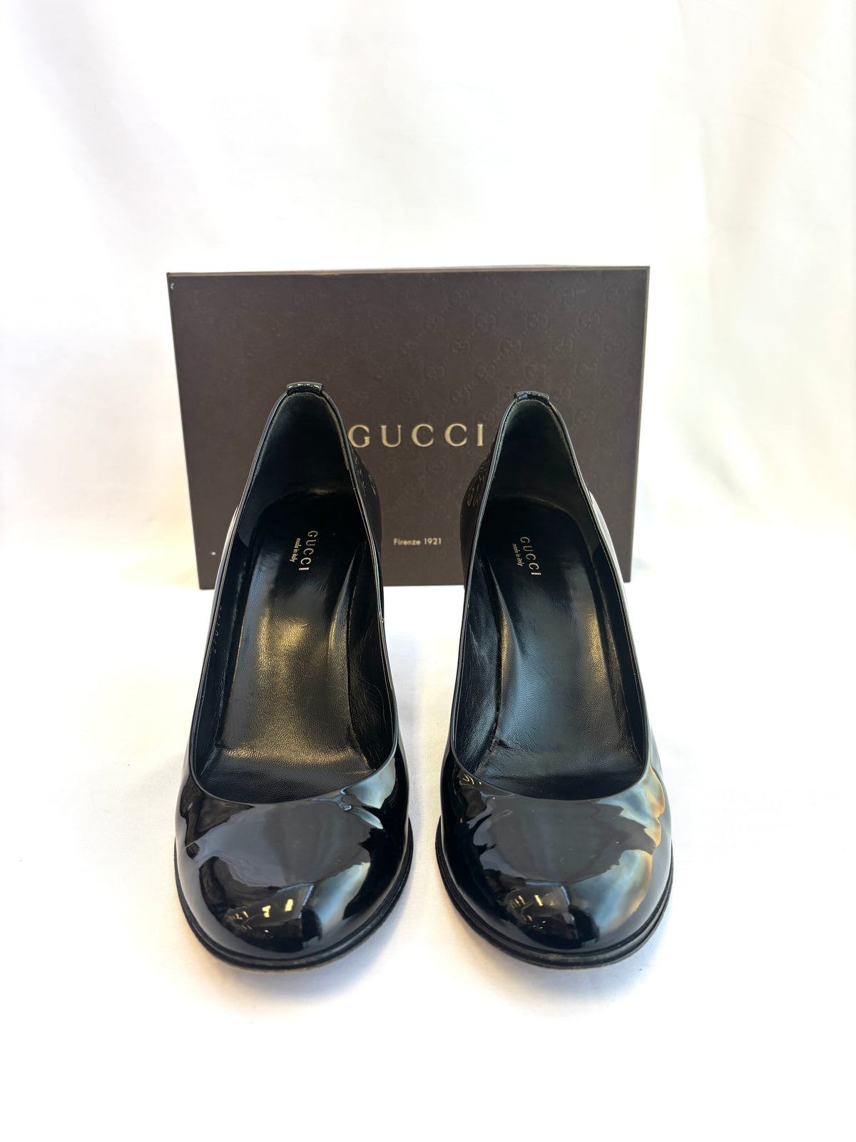 Gucci Black Patent Leather Classic Pumps - 42